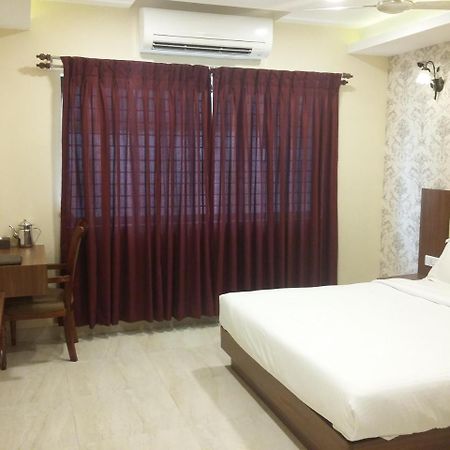 Hotel Mahalakshmi Residency 科鲁鲁 外观 照片
