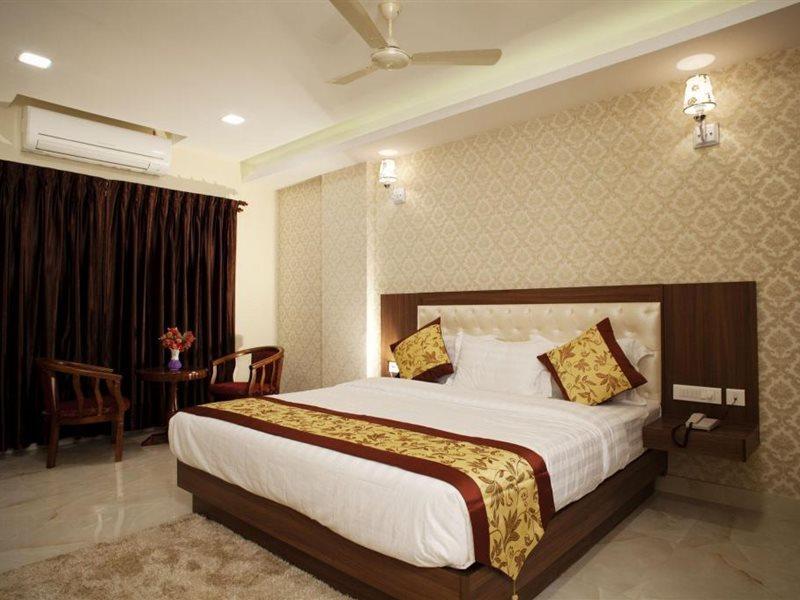 Hotel Mahalakshmi Residency 科鲁鲁 外观 照片
