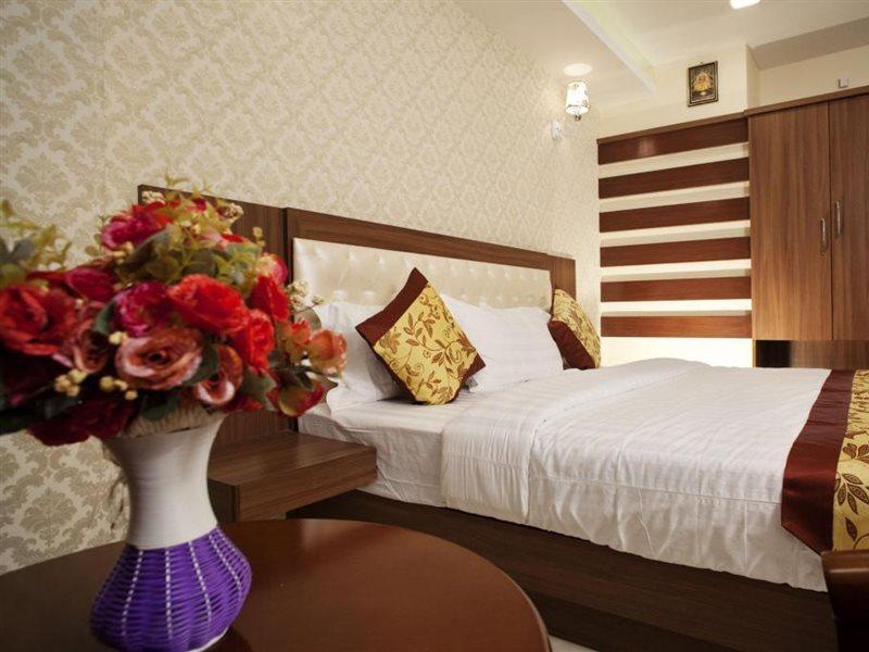 Hotel Mahalakshmi Residency 科鲁鲁 外观 照片