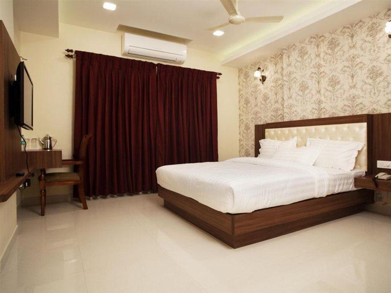 Hotel Mahalakshmi Residency 科鲁鲁 外观 照片