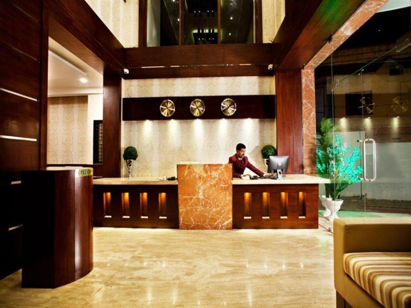 Hotel Mahalakshmi Residency 科鲁鲁 外观 照片